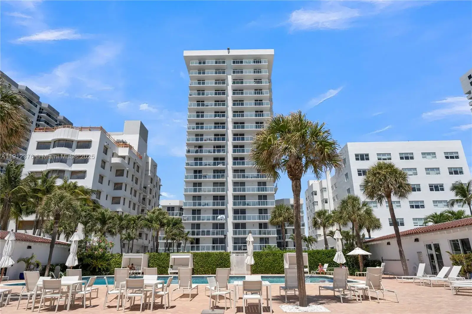 2 bedroom 2 bath Residential for sale at 2457 Collins Ave # 201, Miami Beach FL 33140
