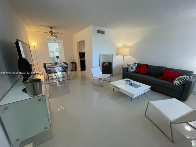 1 bedroom 1 bath Residential for sale at 1400 NE 54th St # 205, Fort Lauderdale FL 33334
