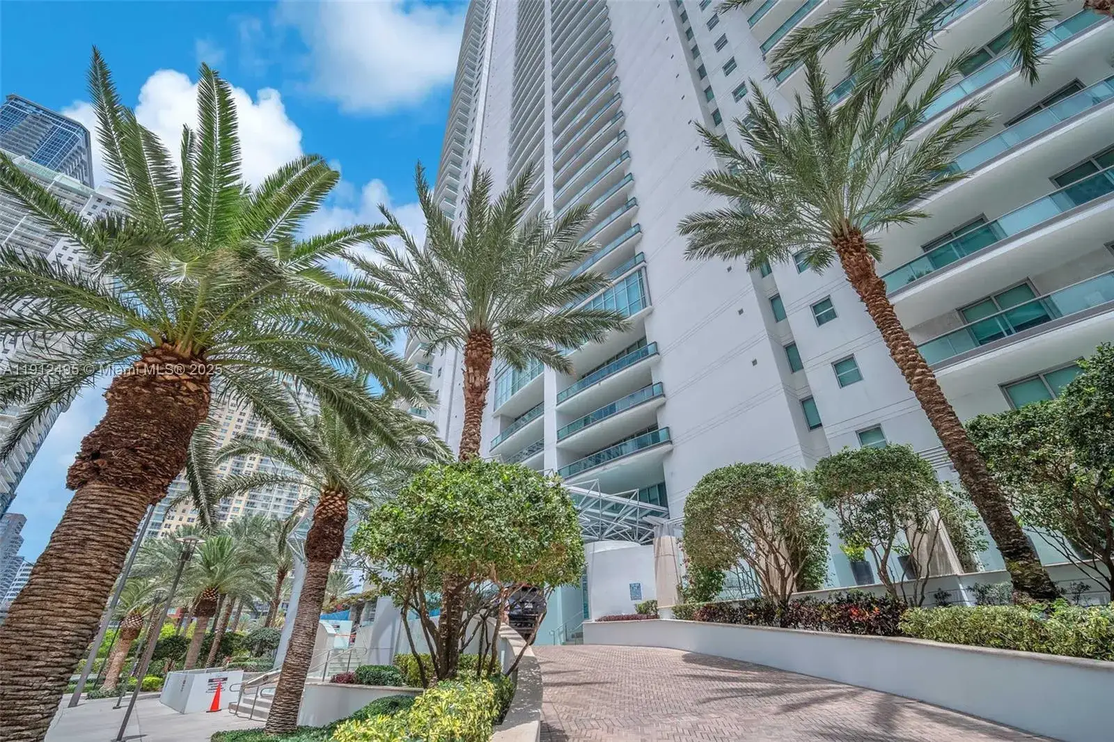 2 bedroom 3 bath Residential Lease for rent at 1331 Brickell Bay Dr # 3609, Miami FL 33131