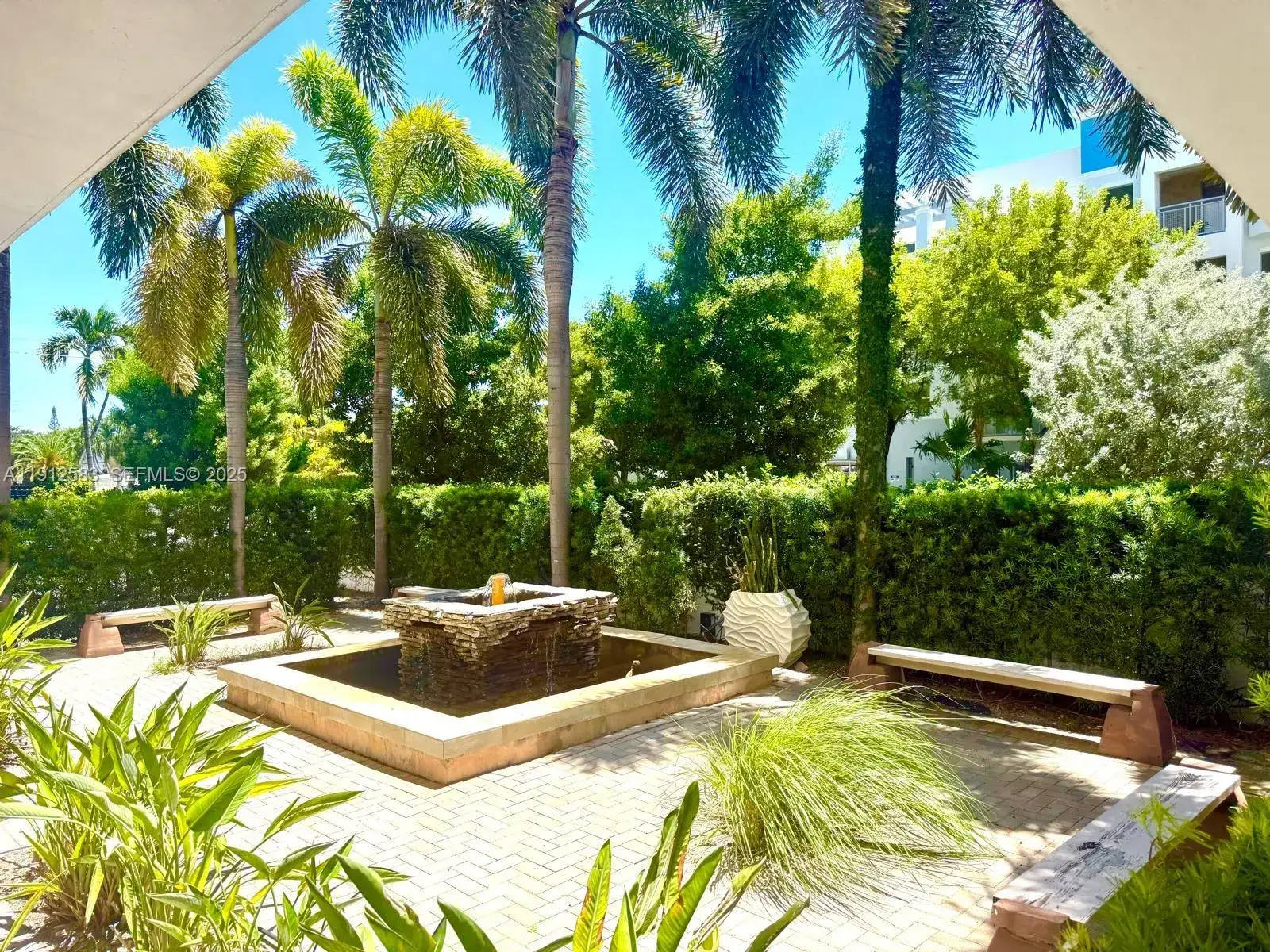 1 bedroom 1 bath Residential for sale at 1045 10th St # 206, Miami Beach FL 33139