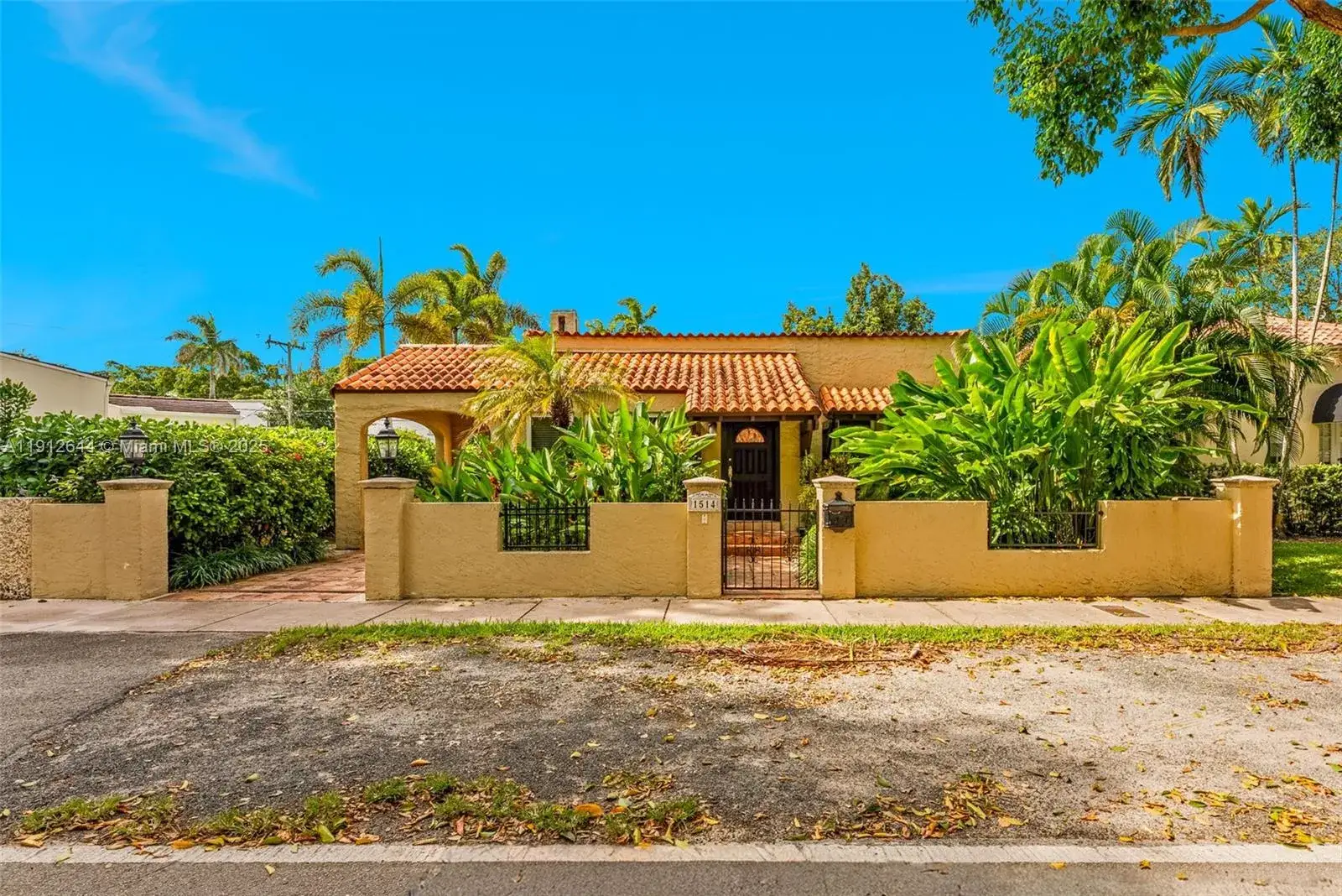 4 bedroom 3 bath Residential Lease for rent at 1514 Capri St, Coral Gables FL 33134