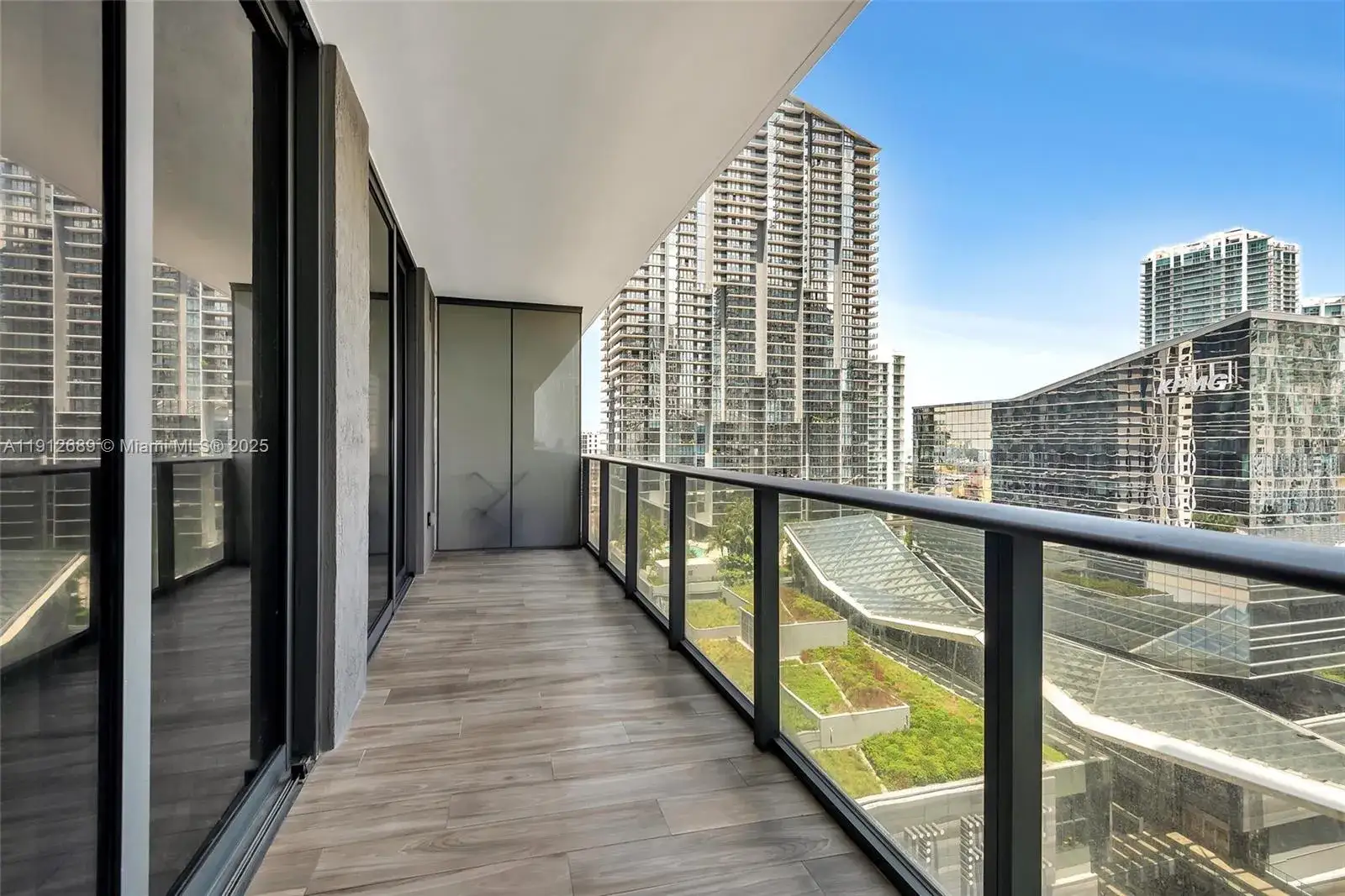 1 bedroom 2 bath Residential Lease for rent at 801 S Miami Ave # 1708, Miami FL 33130