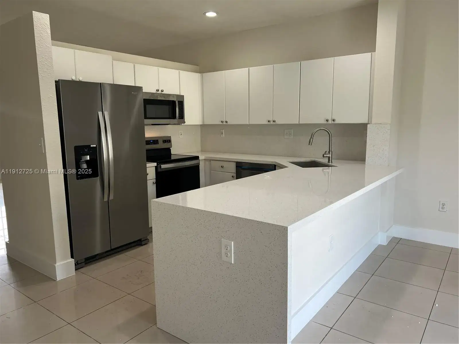 3 bedroom 2 bath Residential Lease for rent at 6940 NW 179th St # 7, Hialeah FL 33015