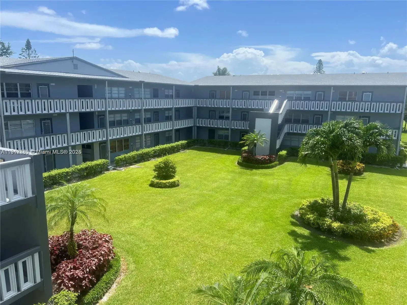 2 bedroom 1 bath Residential Lease for rent at 155 Suffolk D # D, Boca Raton FL 33434
