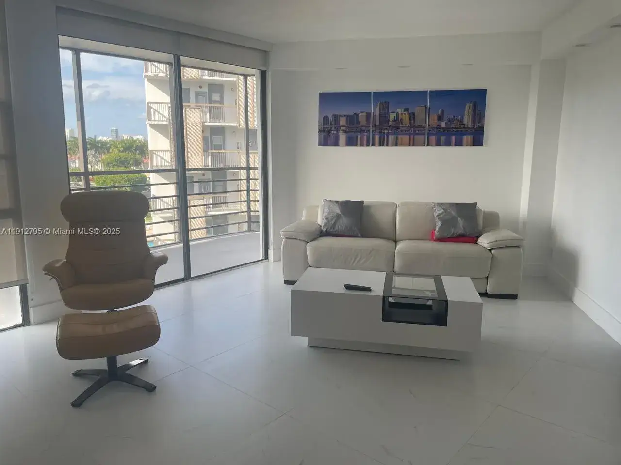 2 bedroom 2 bath Residential for sale at 20400 W Country Club Dr # 615, Aventura FL 33180