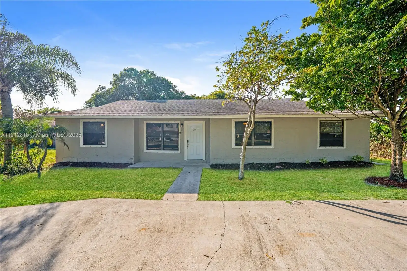 3 bedroom 2 bath Residential Lease for rent at 586 Udell Ln # 0, Delray Beach FL 33445