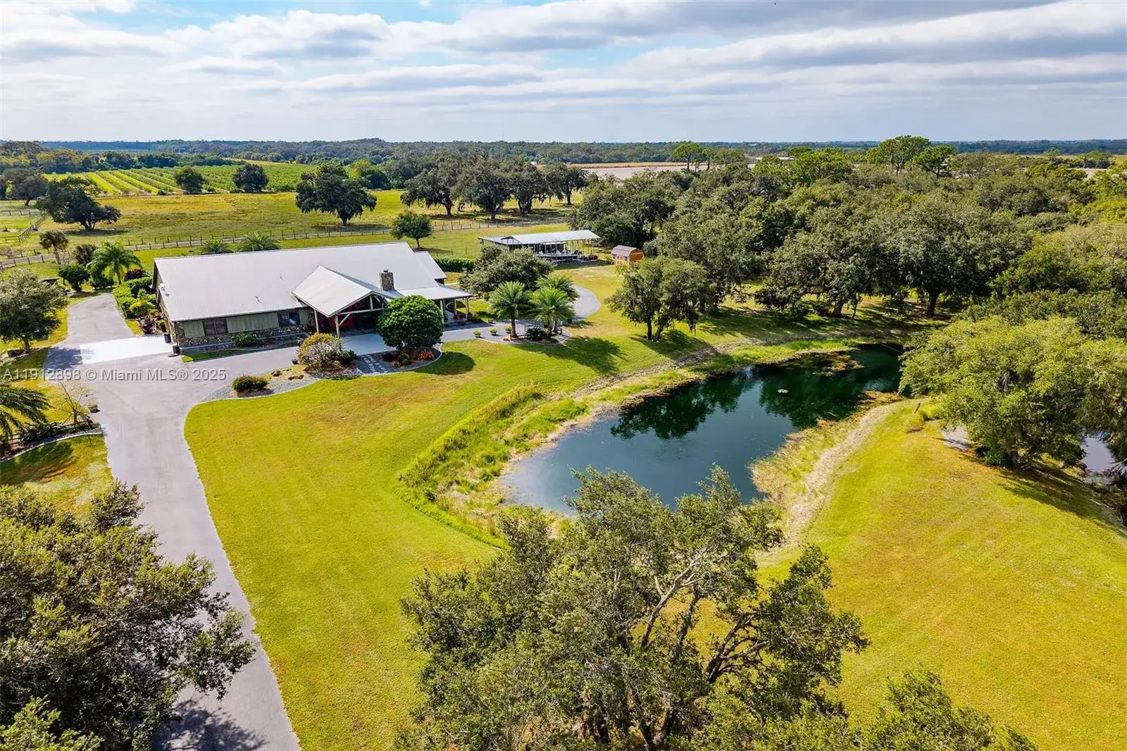 3 bedroom 2 bath Residential for sale at 5675 County Road 78, La Belle FL 33935