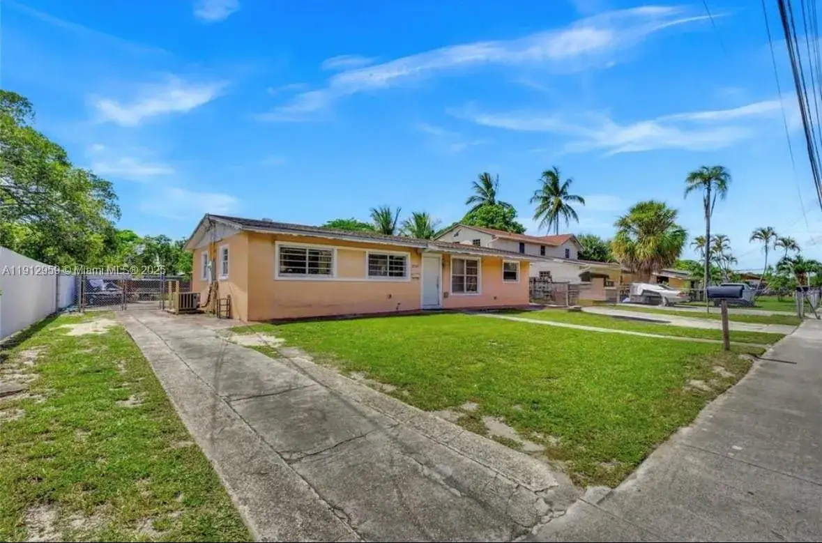 4 bedroom 1 bath Residential for sale at 17210 NW 47th Ave, Miami Gardens FL 33055