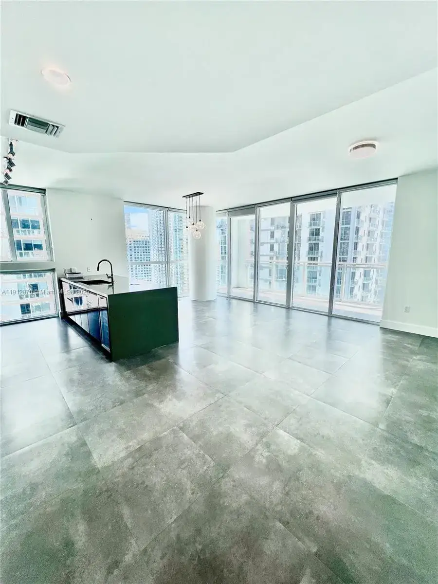 2 bedroom 2 bath Residential Lease for rent at 1080 Brickell Ave # 2508, Miami FL 33131
