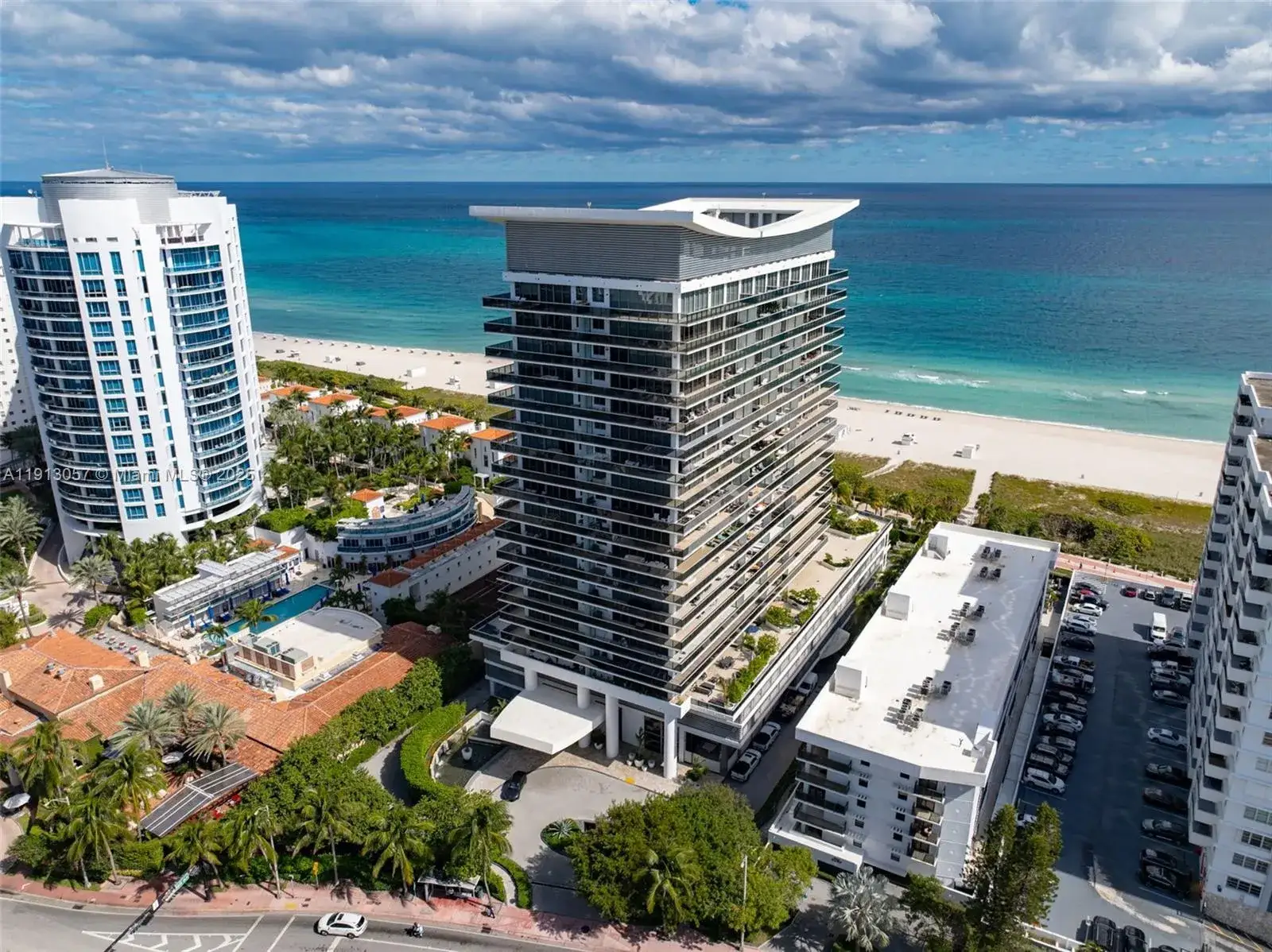 3 bedroom 3 bath Residential for sale at 5875 Collins Ave # 1908, Miami Beach FL 33140