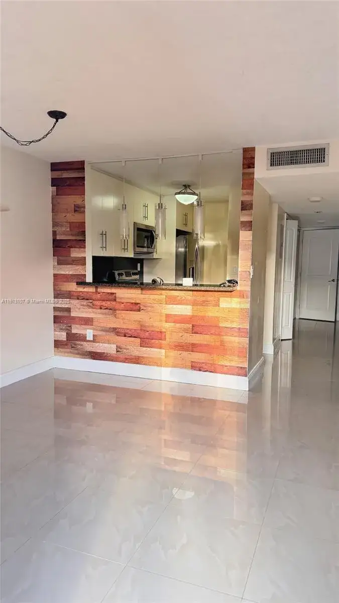 3 bedroom 2 bath Residential Lease for rent at 15610 SW 80th St # 104, Miami FL 33193