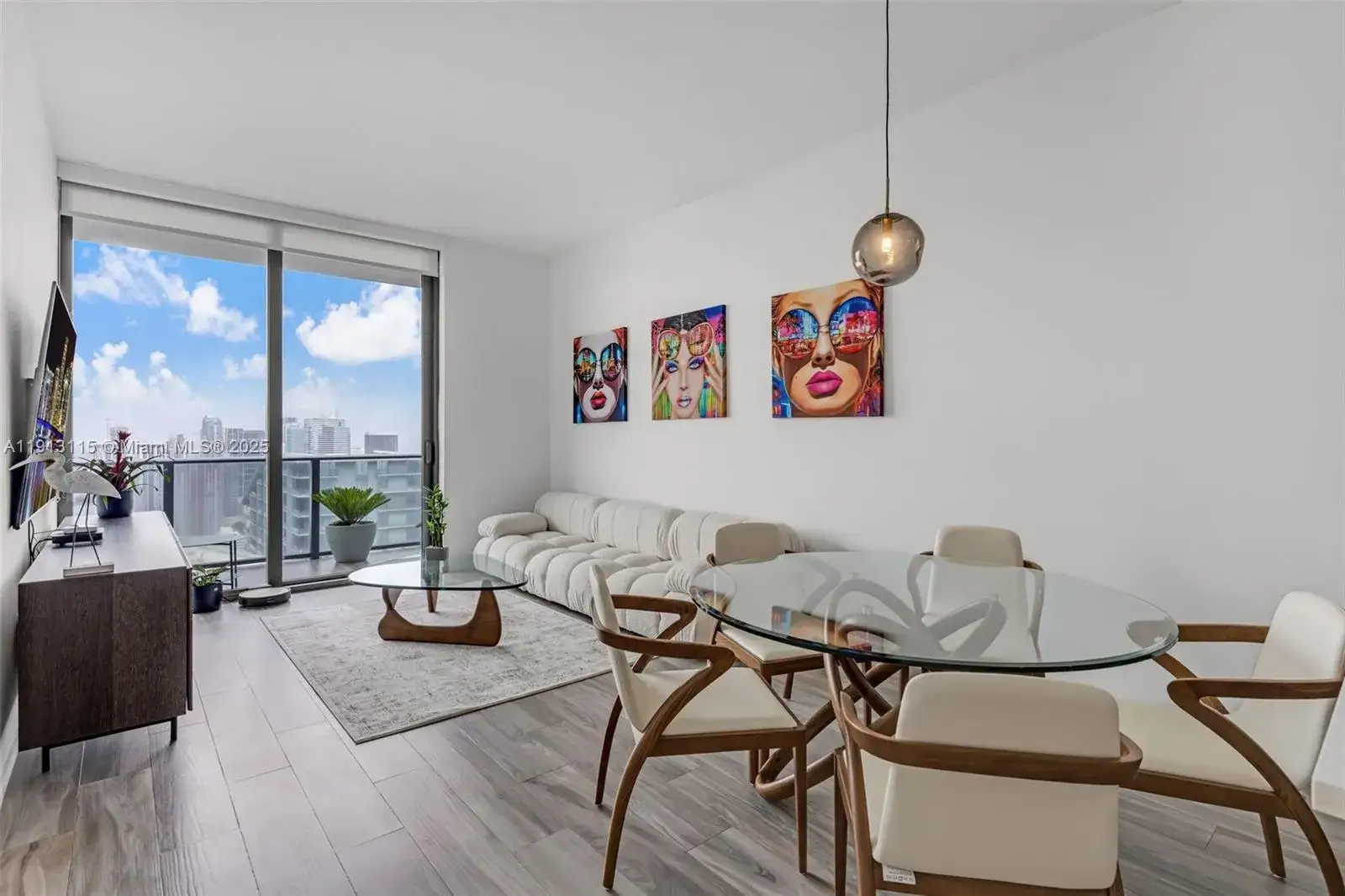 1 bedroom 2 bath Residential Lease for rent at 801 S Miami Ave # 5206, Miami FL 33130