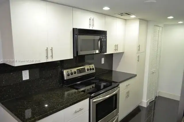 3 bedroom 2 bath Residential for sale at 290 174th St # M10, Sunny Isles Beach FL 33160