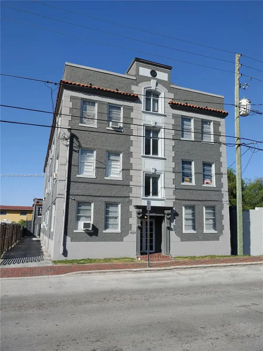 2 bedroom 2 bath Residential Lease for rent at 1629 SW 6th St # 13, Miami FL 33135