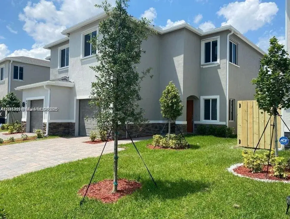 3 bedroom 2 bath Residential for sale at 871 SE 16 CT, Miami FL 33034