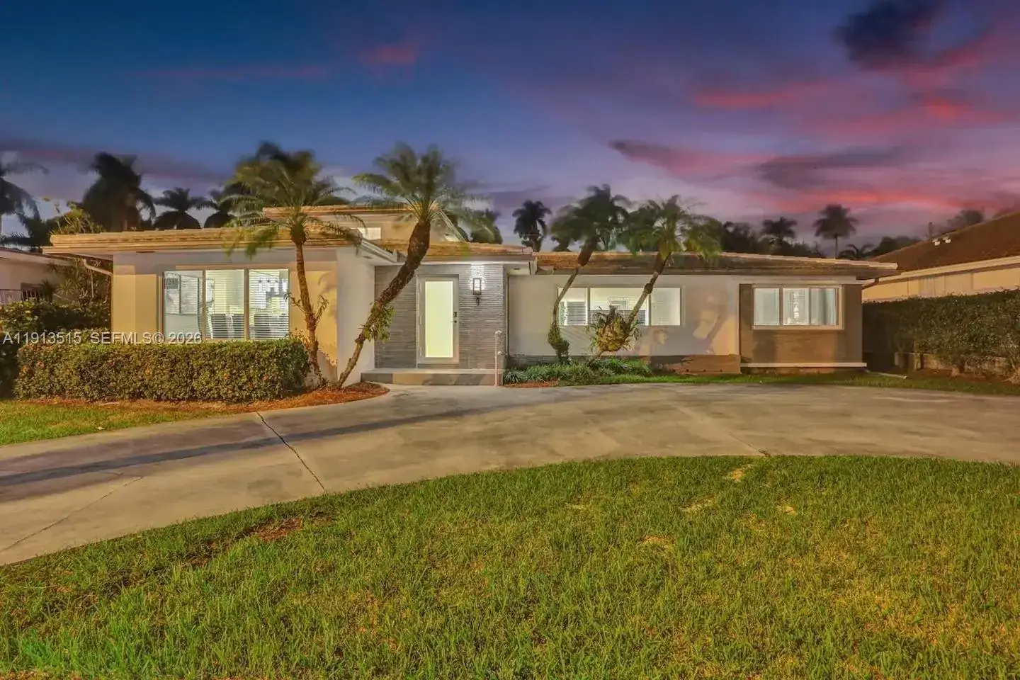 6 bedroom 4 bath Residential Lease for rent at 1241 Hollywood Blvd, Hollywood FL 33019