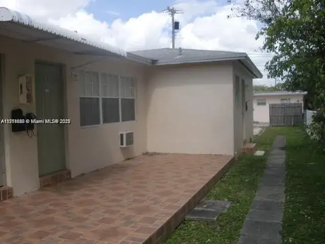 1 bath Residential Lease for rent at 2031 Jackson St # 4, Hollywood FL 33020