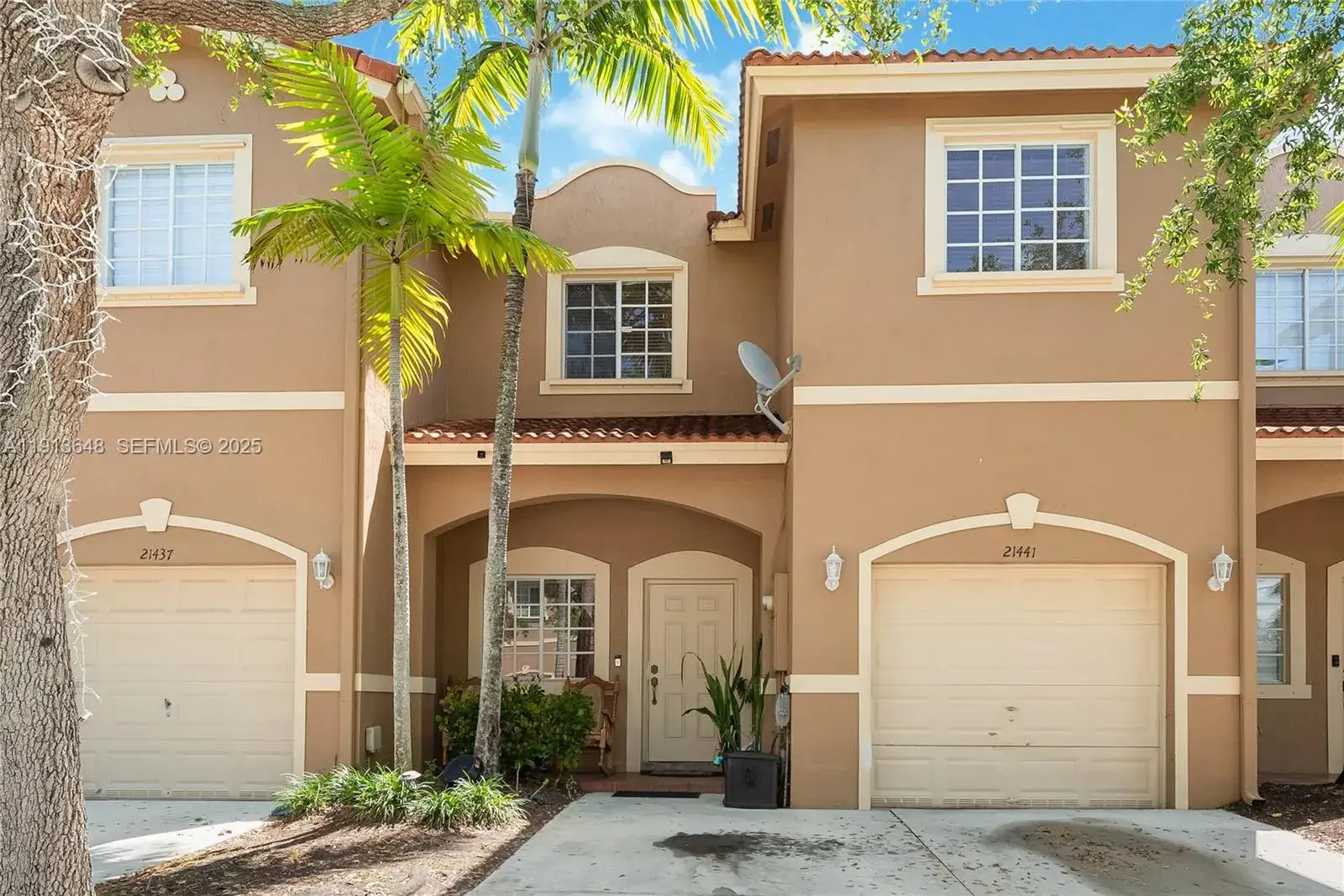 3 bedroom 2 bath Residential Lease for rent at 21441 SW 85th Path, Cutler Bay FL 33189