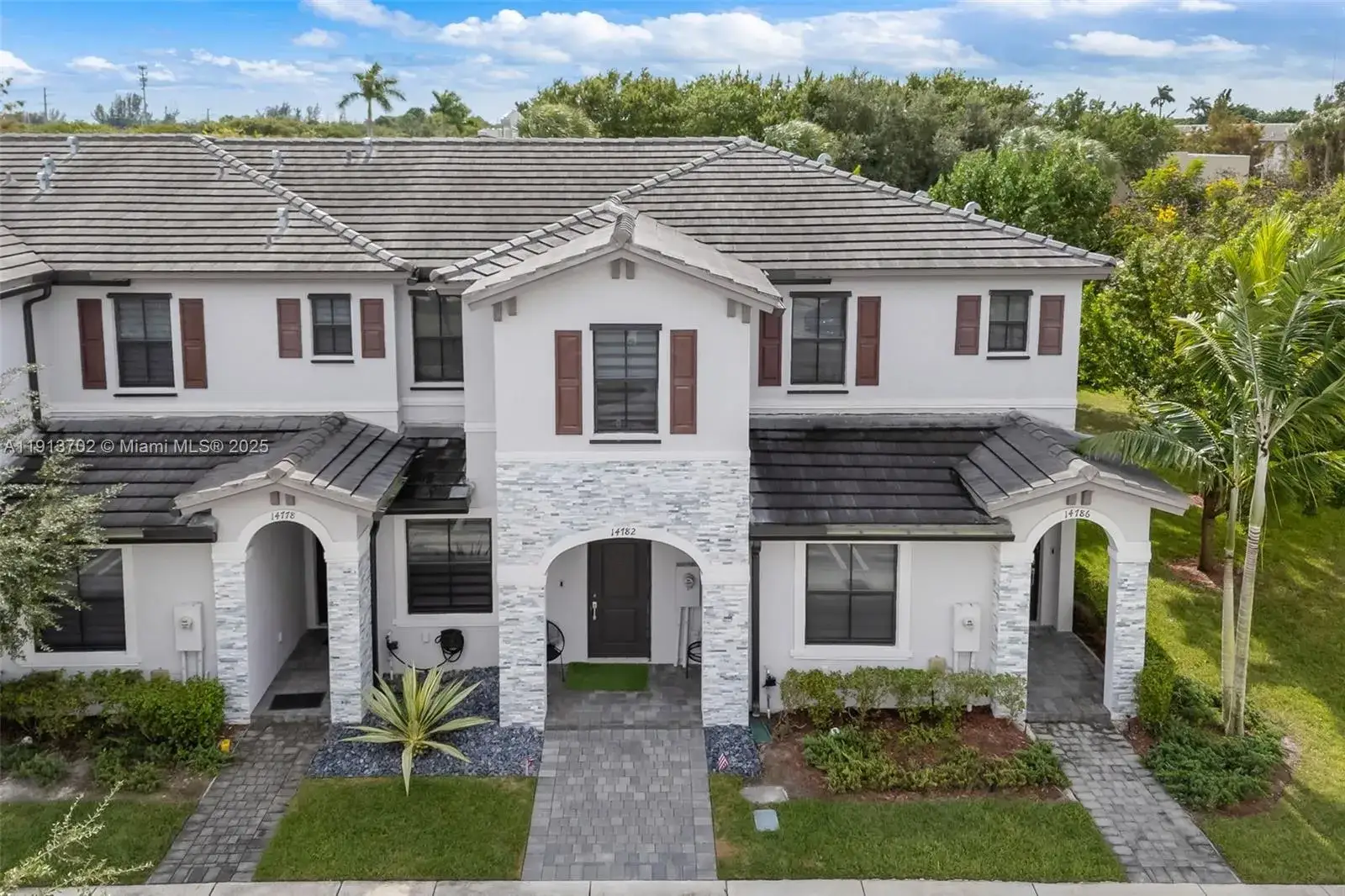 3 bedroom 2 bath Residential for sale at 14782 SW 181st Ter, Miami FL 33187