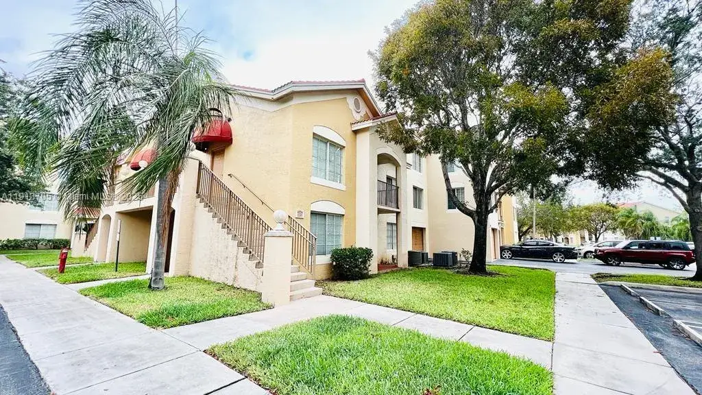 1 bedroom 1 bath Residential Lease for rent at 4115 San Marino # 101, West Palm Beach FL 33409