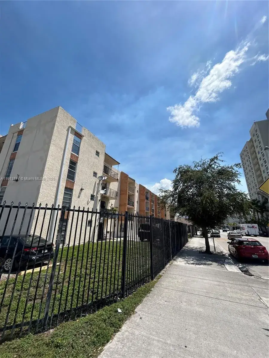2 bedroom 1 bath Residential for sale at 1051 SW 1st St # 404, Miami FL 33130