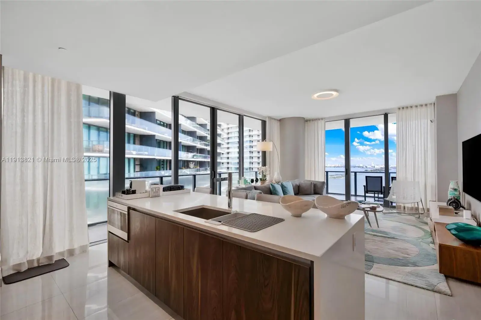 3 bedroom 3 bath Residential Lease for rent at 480 NE 31st St # 2807, Miami FL 33137