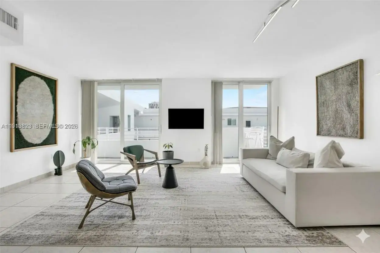 1 bedroom 1 bath Residential for sale at 7800 Collins Ave # 502, Miami Beach FL 33141