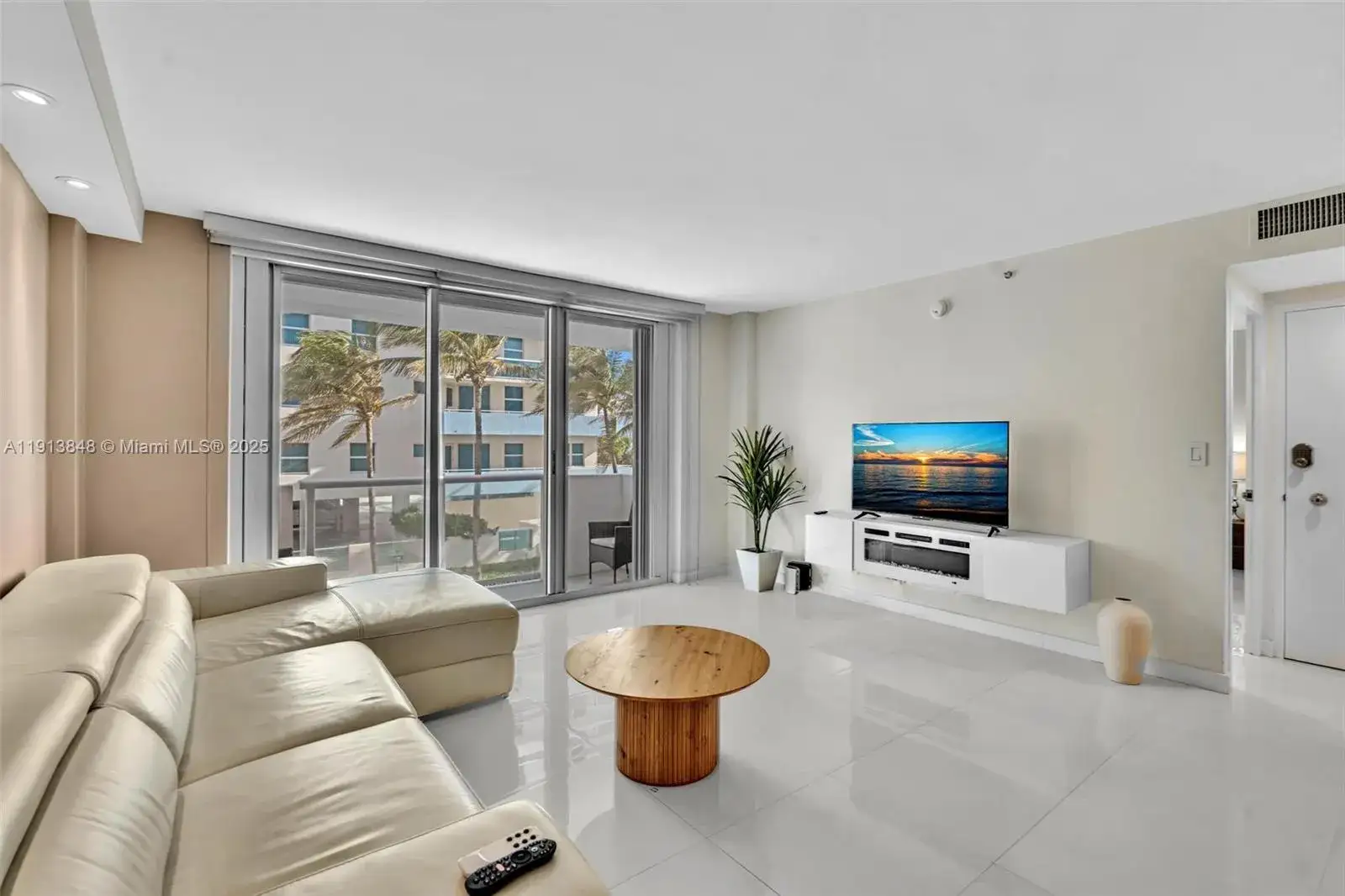 1 bedroom 1 bath Residential Lease for rent at 9195 Collins Ave # 303, Surfside FL 33154
