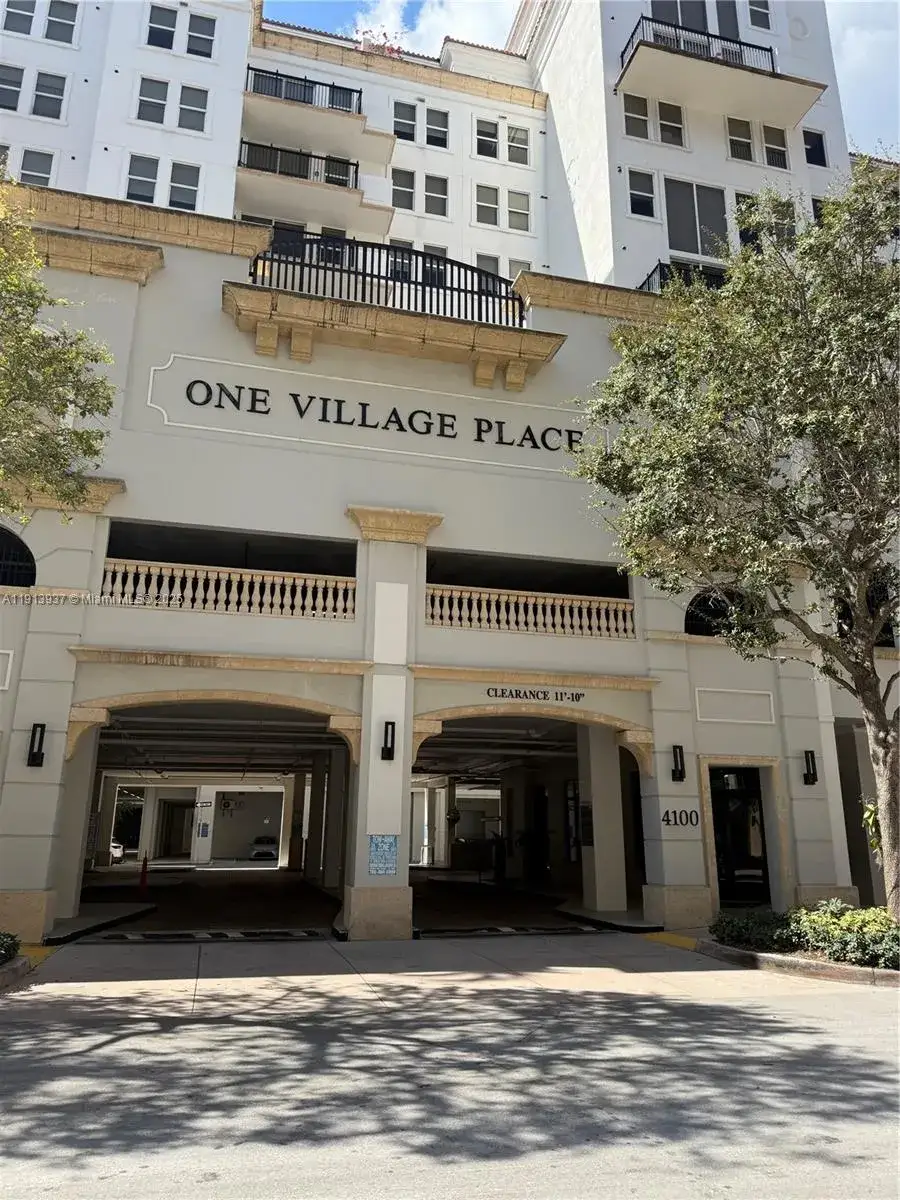 2 bedroom 2 bath Residential Lease for rent at 4100 Salzedo St # 811, Coral Gables FL 33146