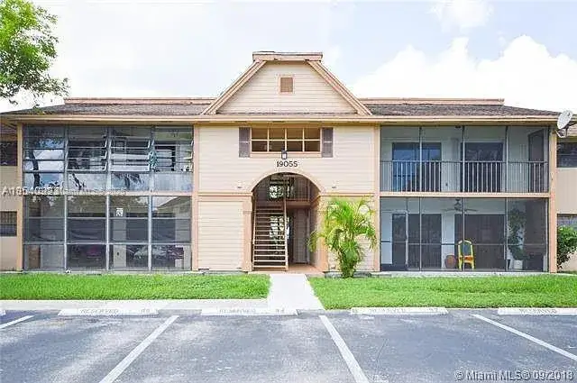 3 bedroom 2 bath Residential Lease for rent at 19055 NW 62nd Ave # 104, Hialeah FL 33015