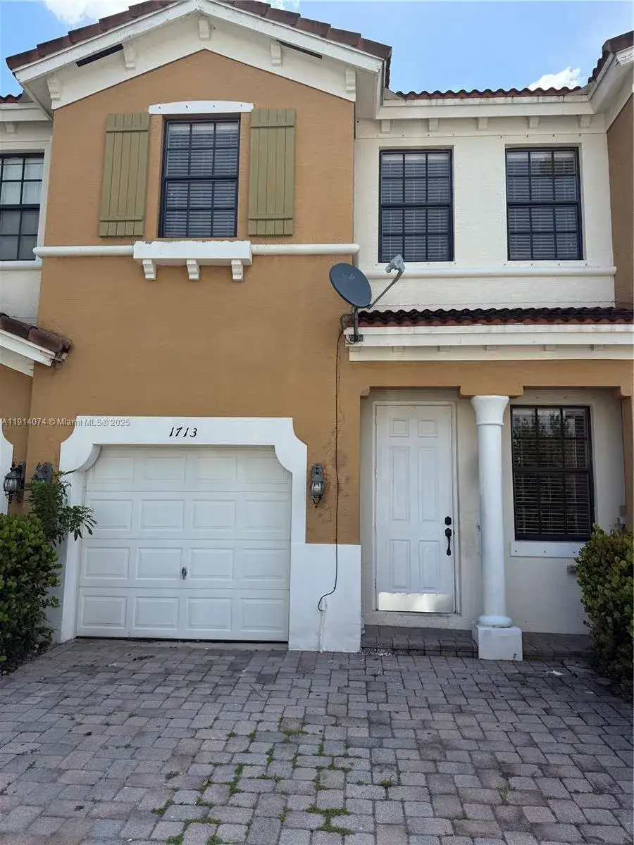 3 bedroom 2 bath Residential Lease for rent at 1713 SW Umbria St # 1713, Port St. Lucie FL 34953