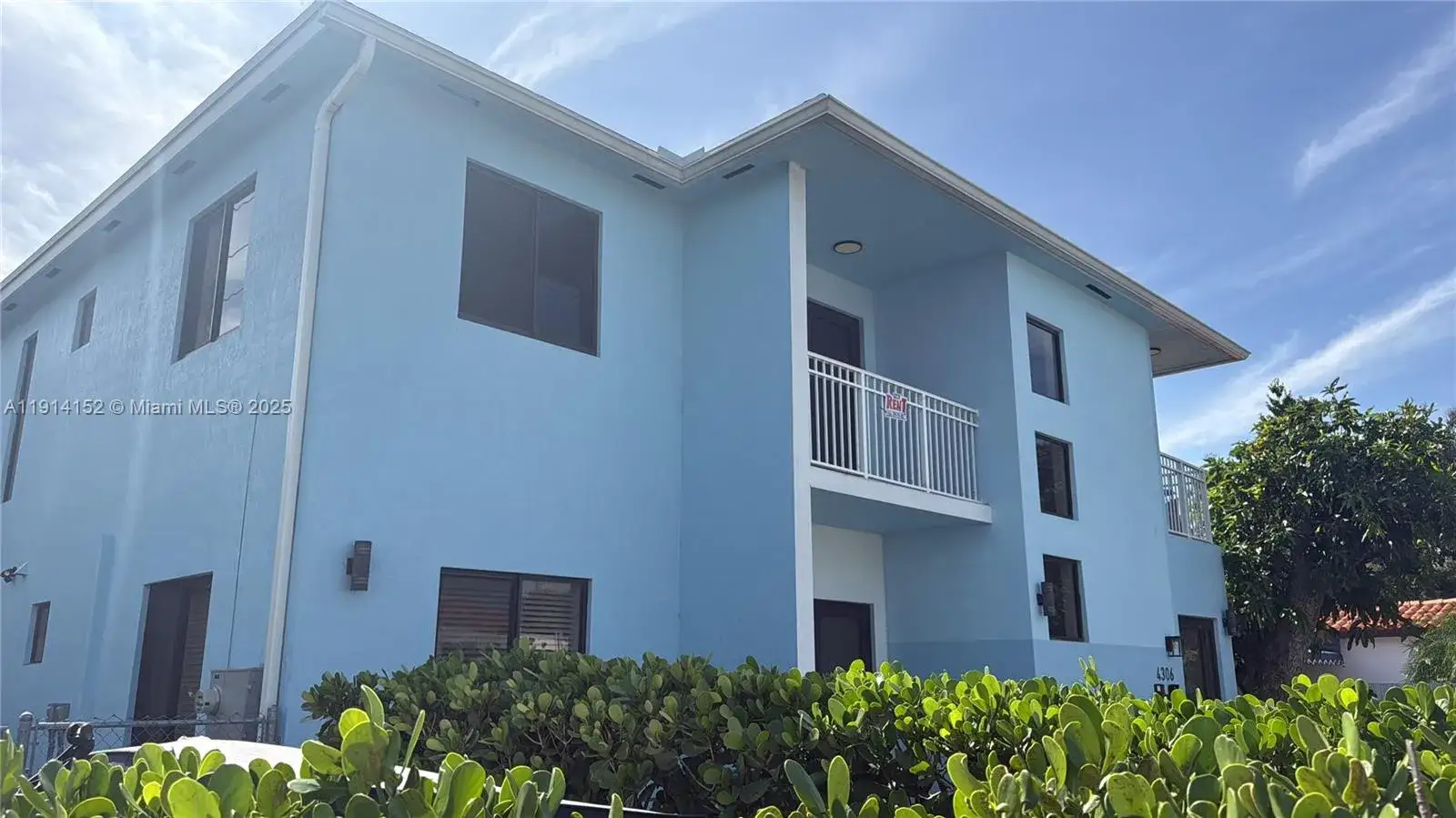2 bedroom 1 bath Residential Lease for rent at 900 SW 43rd Ave # 2, Miami FL 33134