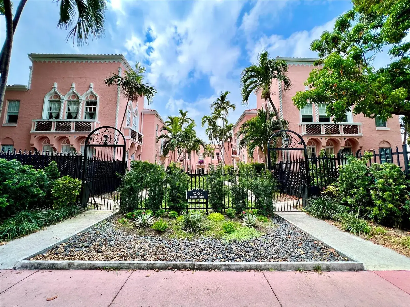 1 bedroom 1 bath Residential for sale at 756 Meridian Ave # 9, Miami Beach FL 33139