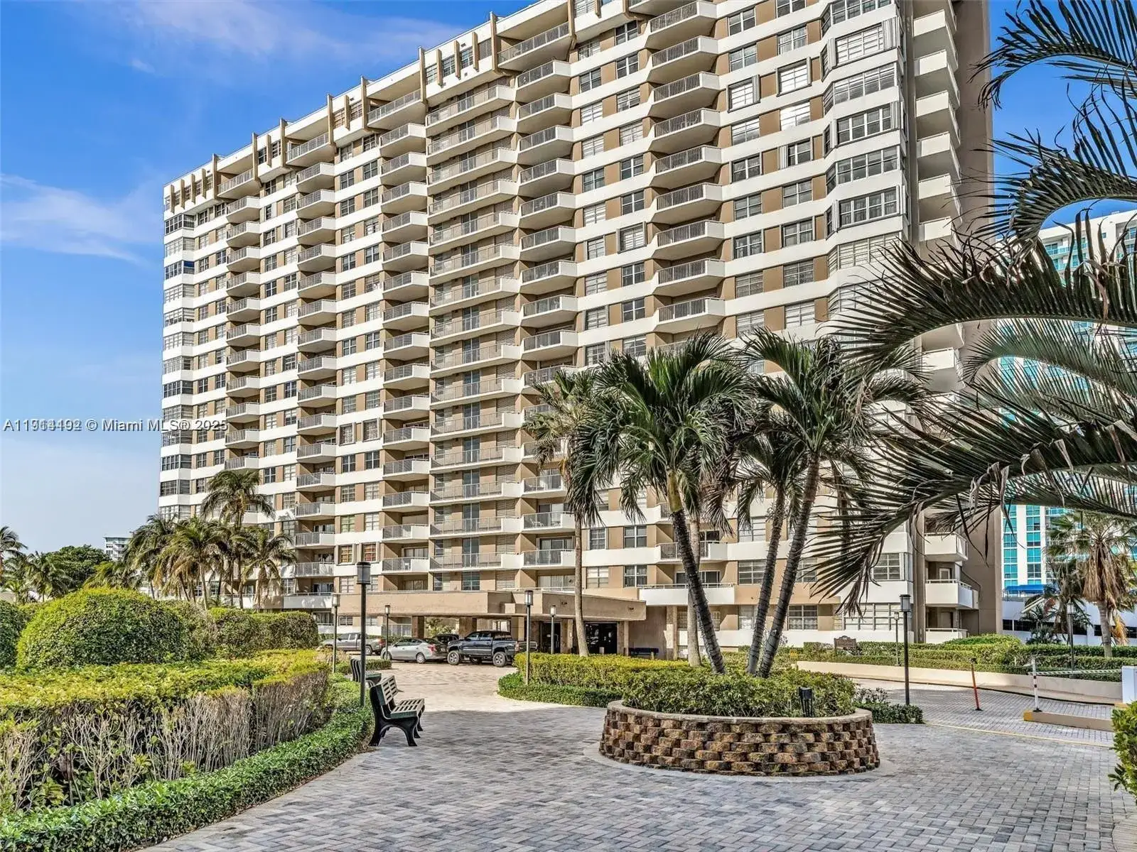 1 bedroom 1 bath Residential Lease for rent at 1965 S Ocean Dr # M, Hallandale Beach FL 33009