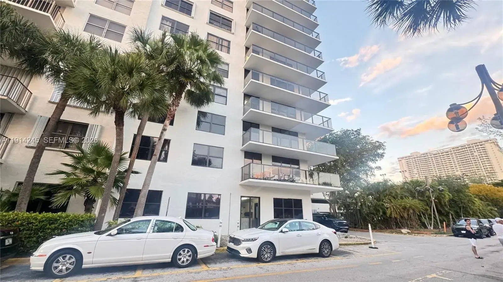 2 bedroom 2 bath Residential Lease for rent at 18151 NE 31st Ct # 707, Aventura FL 33160
