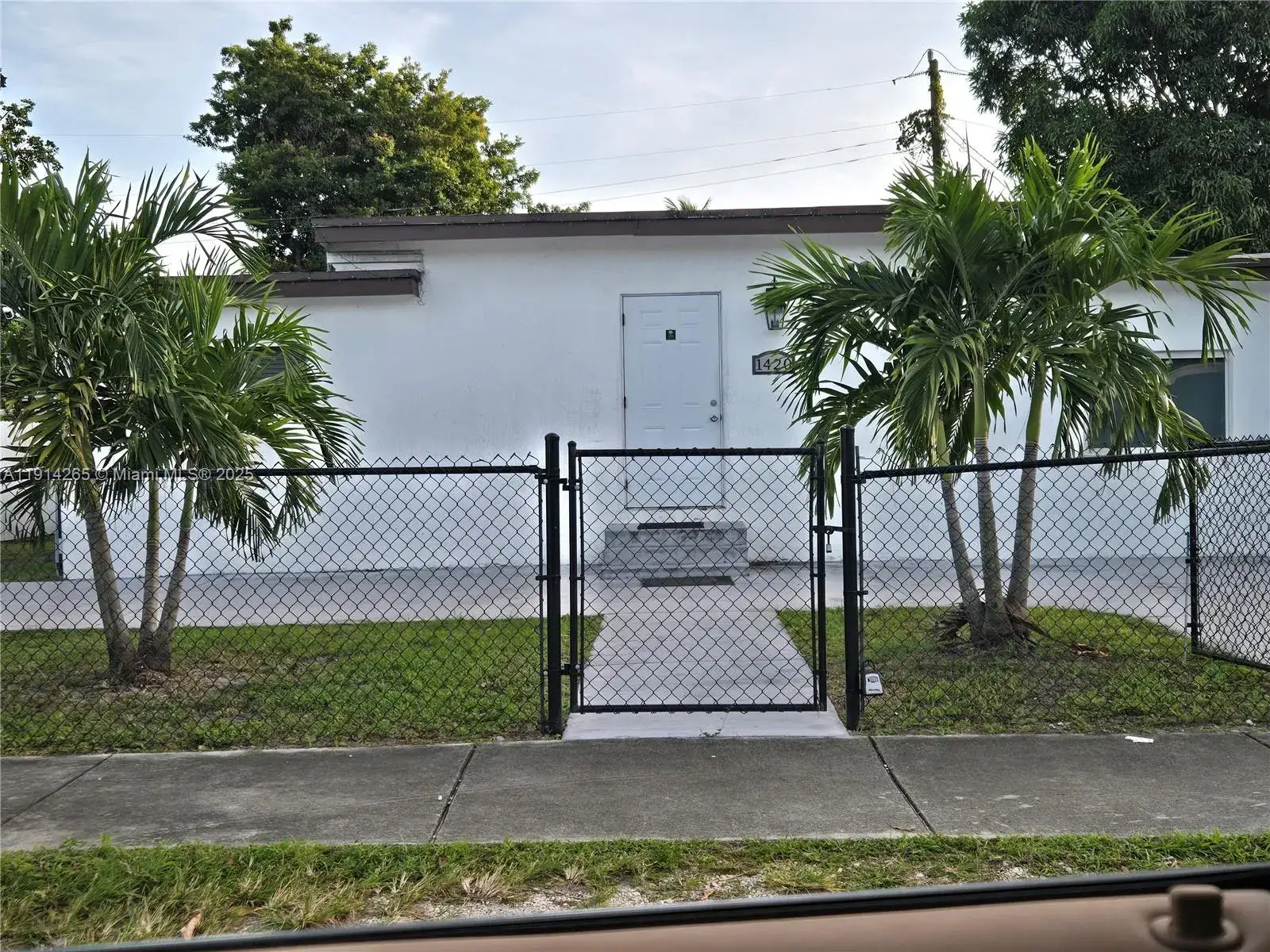 2 bedroom 2 bath Residential Lease for rent at 1420 NW 116th St, Miami FL 33167