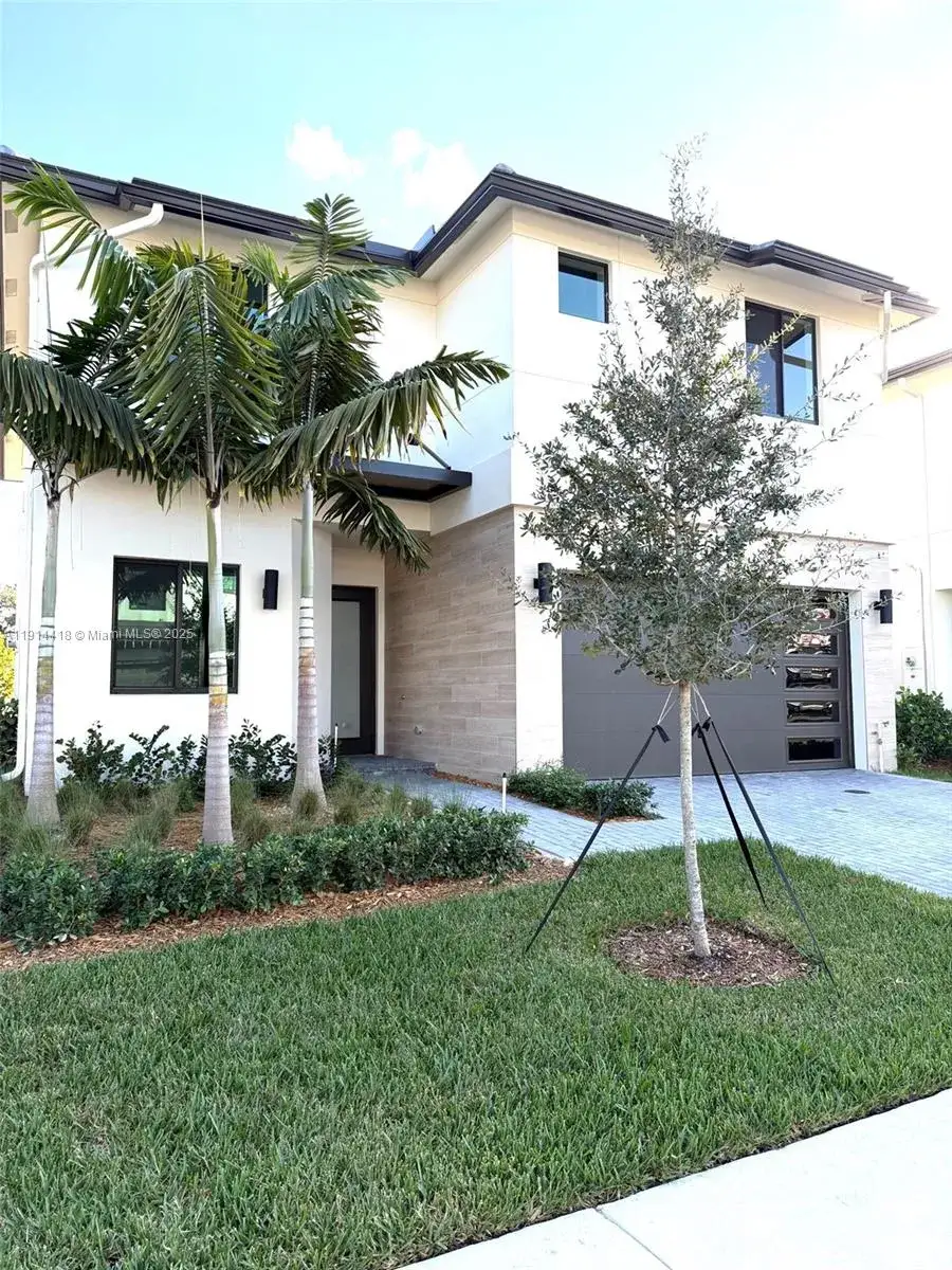 4 bedroom 3 bath Residential Lease for rent at 1438 SW 23rd St, Fort Lauderdale FL 33311