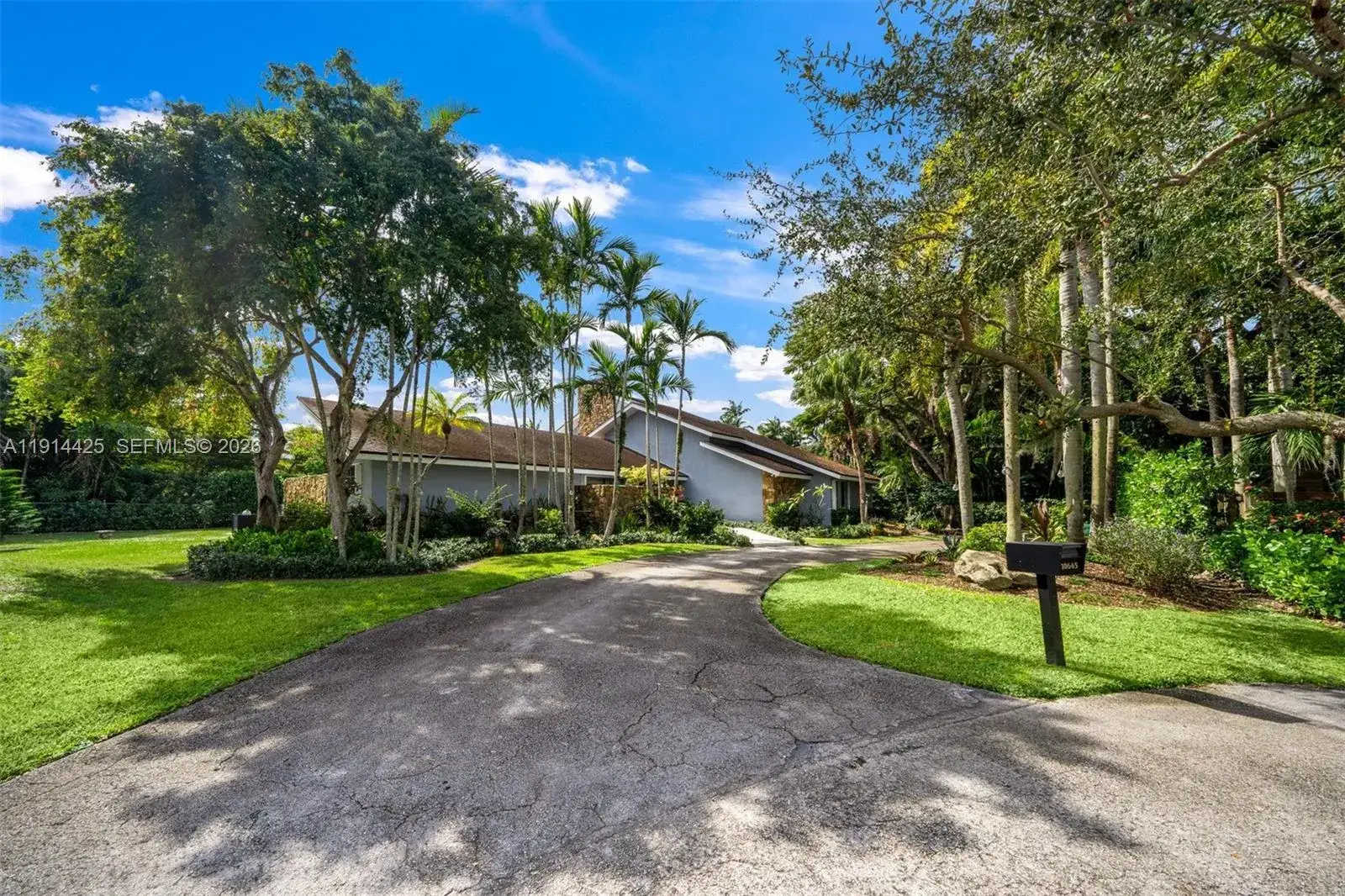4 bedroom 3 bath Residential Lease for rent at 10645 SW 89th Ct, Miami FL 33176