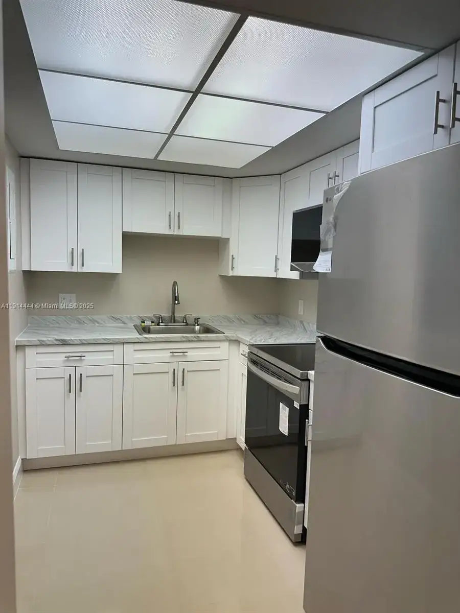 1 bedroom 1 bath Residential for sale at 5530 NW 44th St # 308C, Lauderhill FL 33319