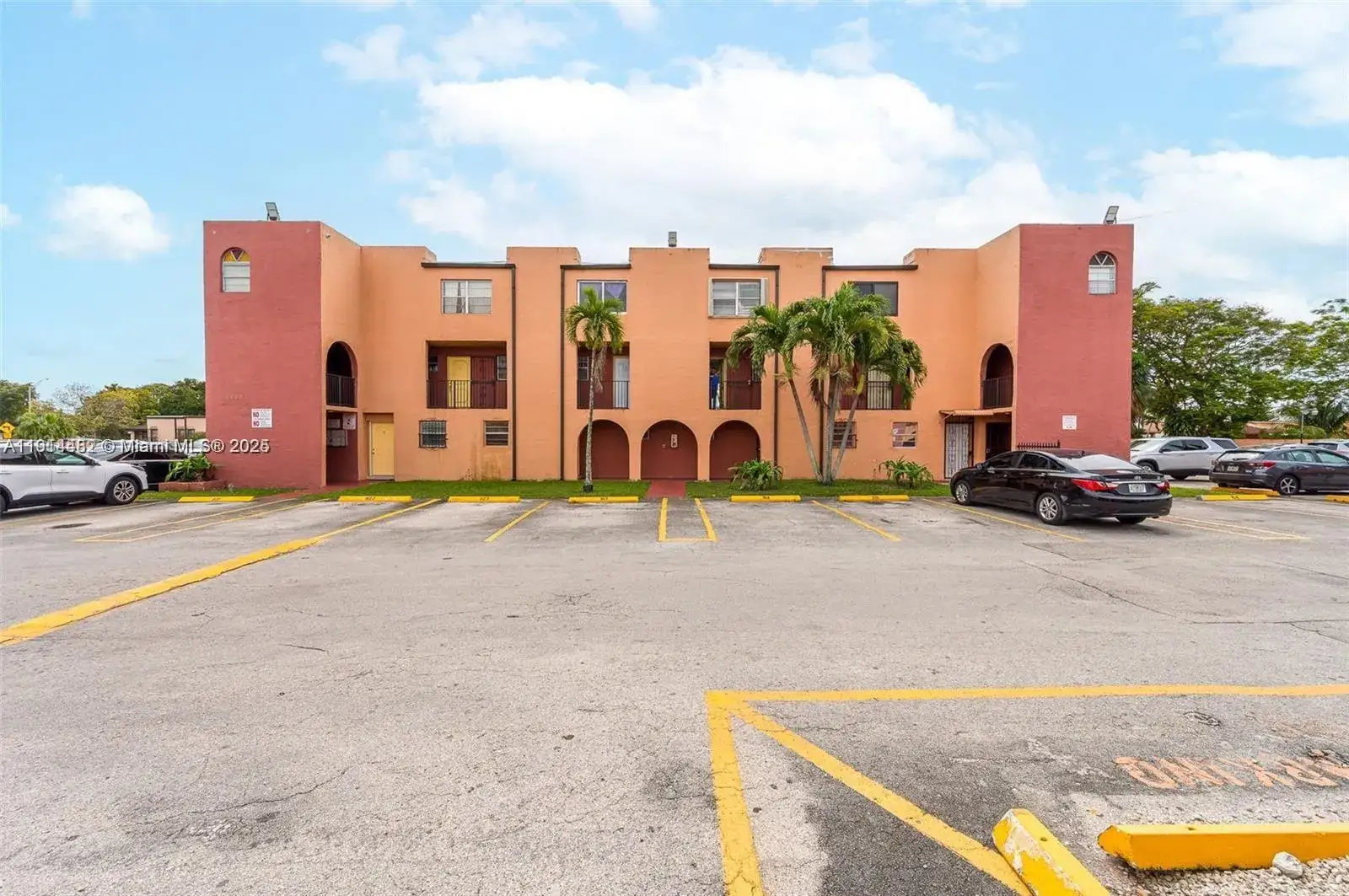 2 bedroom 1 bath Residential for sale at 6600 W 2nd Ct # 24, Hialeah FL 33012