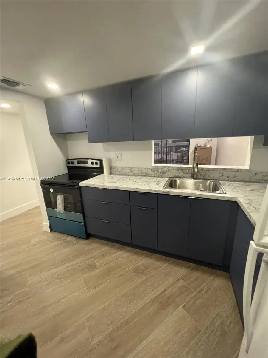 2 bedroom 2 bath Residential Lease for rent at 8015 SW 107th Ave # 213, Miami FL 33173