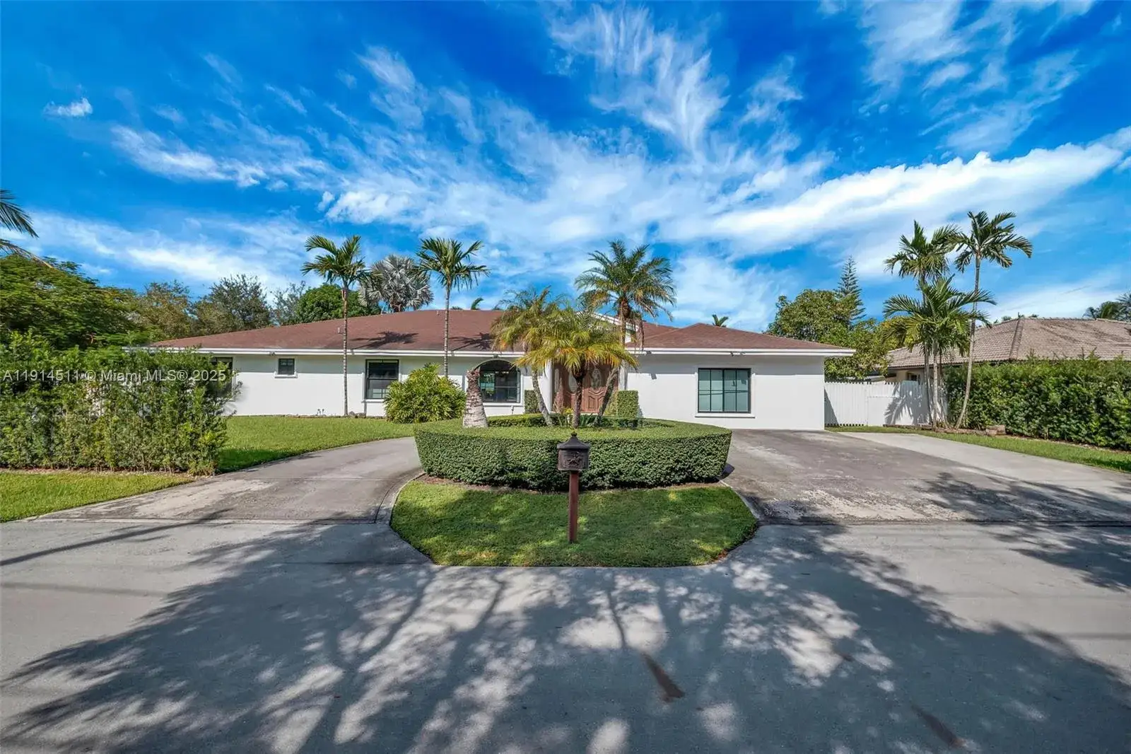 6 bedroom 4 bath Residential for sale at 10195 NW 26th St, Doral FL 33172