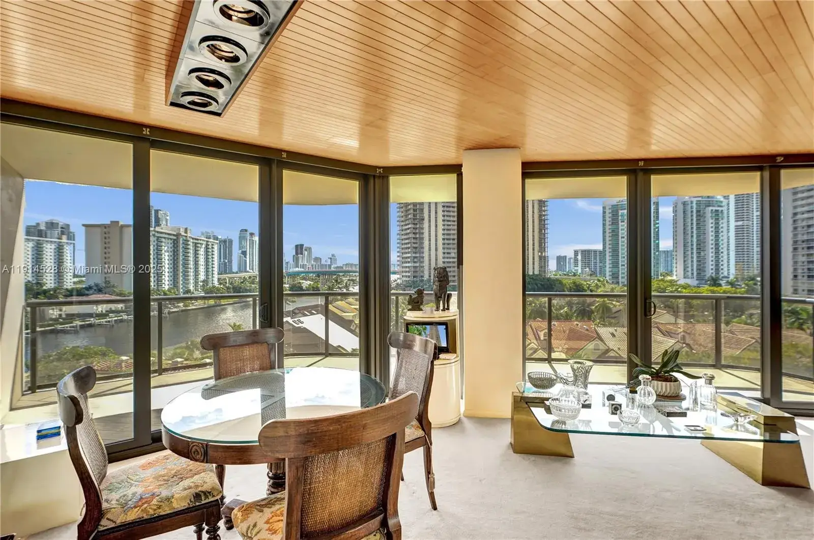 2 bedroom 2 bath Residential for sale at 19667 Turnberry Way # 7B, Aventura FL 33180