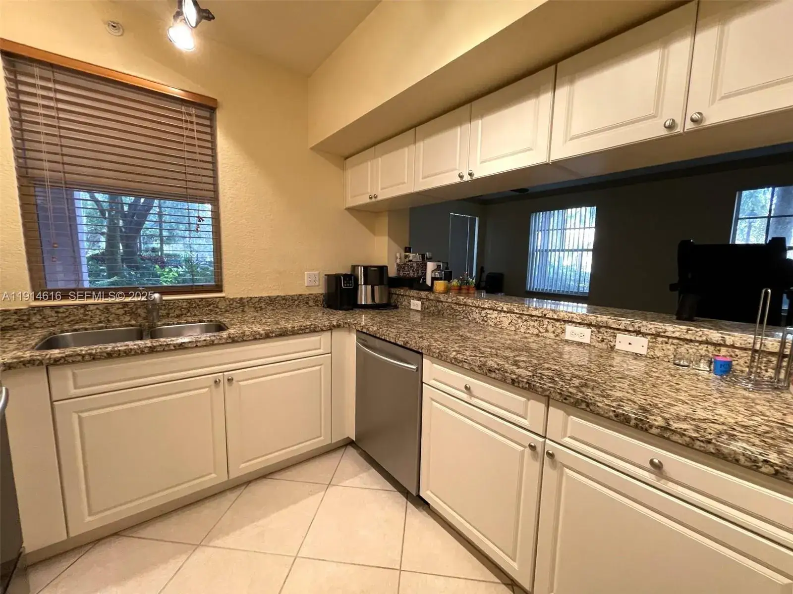 1 bedroom 1 bath Residential Lease for rent at 6584 W Sample Rd # 6584, Coral Springs FL 33067