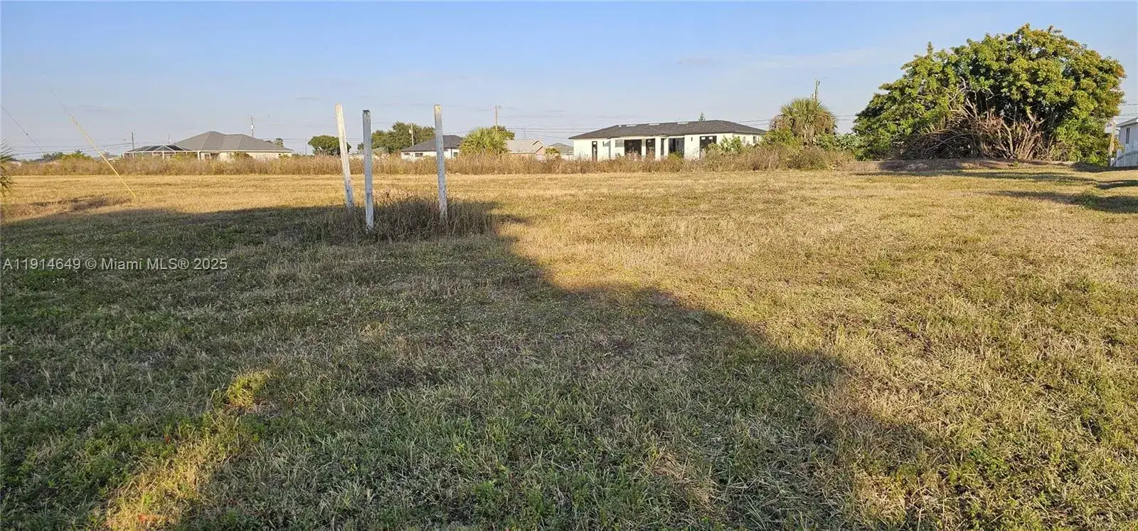 Land/Boat Docks for sale at 1427 NE 20 th, Cape Coral FL 33909