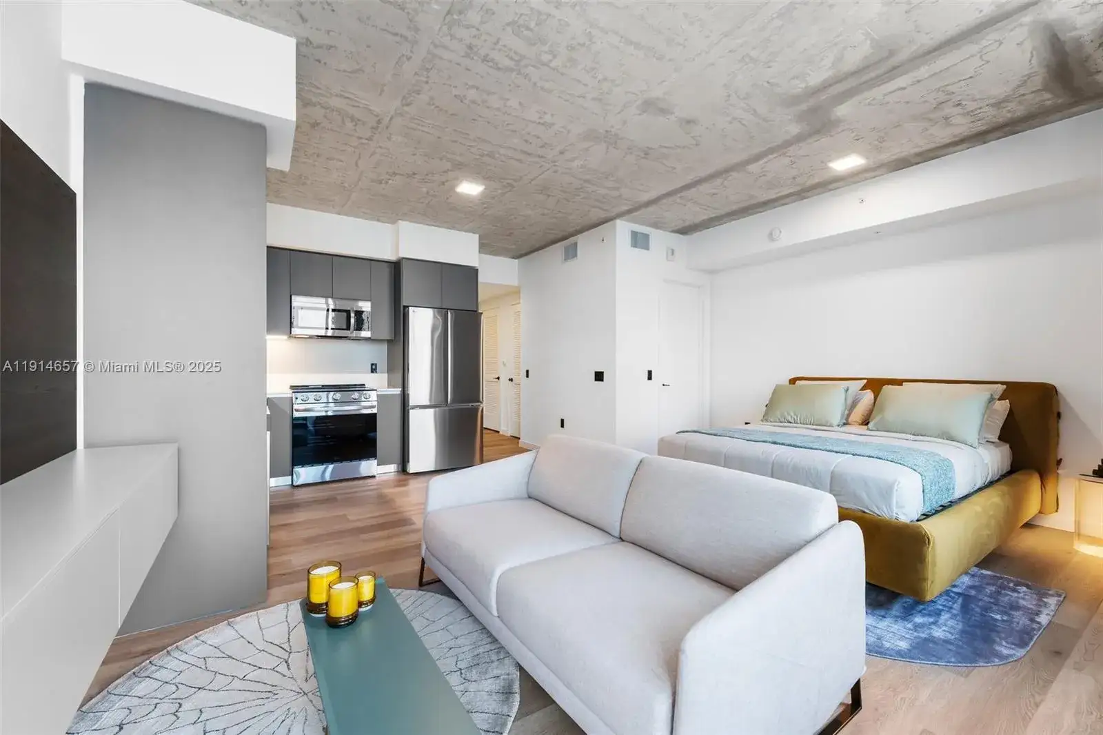 1 bath Residential Lease for rent at 307 SW 5th St, Fort Lauderdale FL 33315