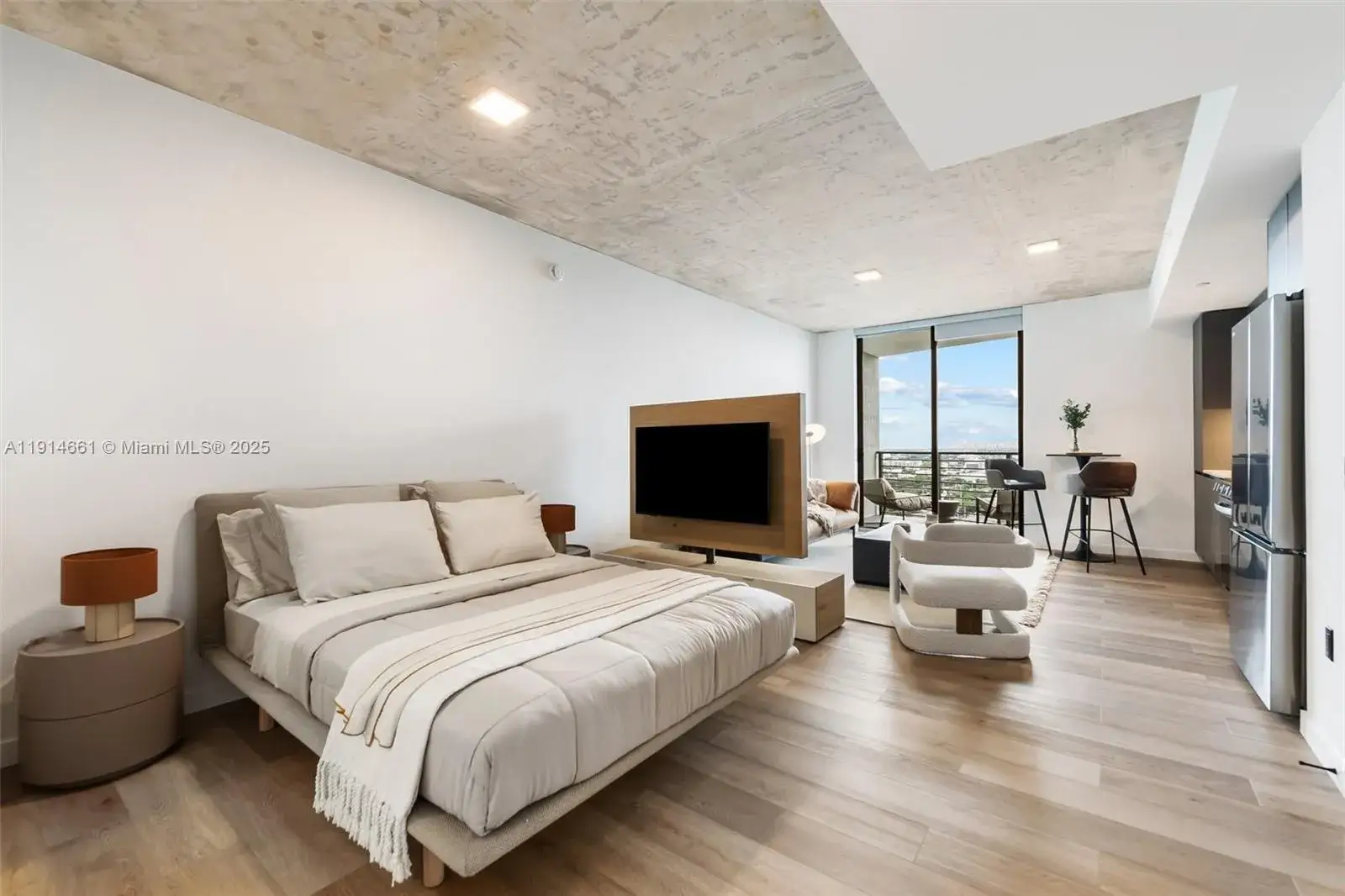 1 bedroom 1 bath Residential Lease for rent at 307 SW 5th St, Fort Lauderdale FL 33315