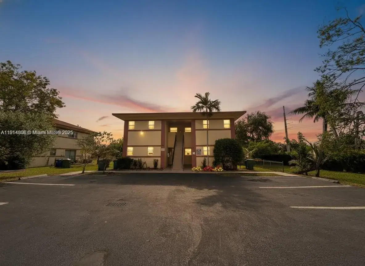 Residential Income for sale at 825 SW 10th St, Hallandale Beach FL 33009