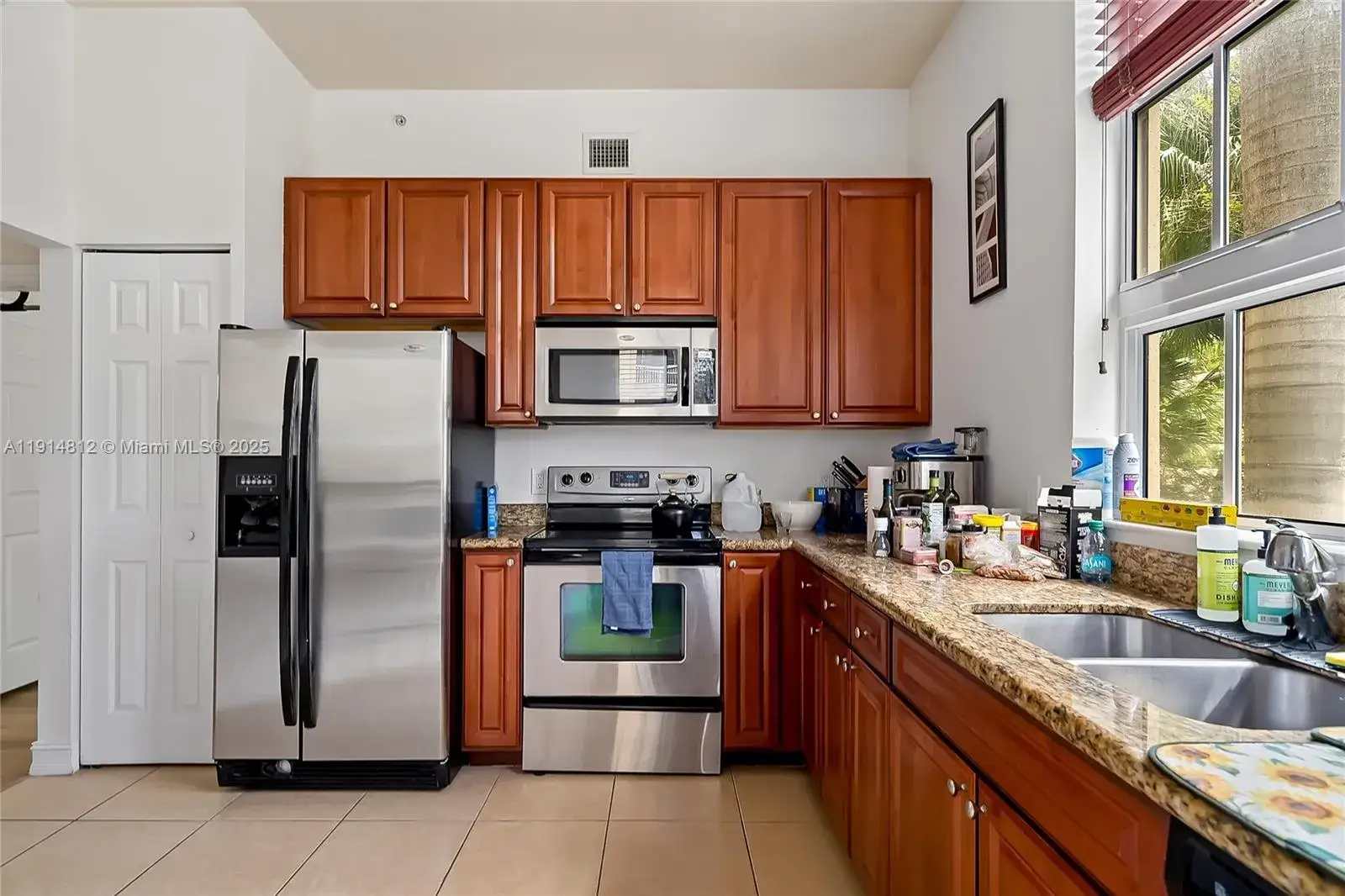 2 bedroom 2 bath Residential for sale at 3001 NE 185th St # 135, Aventura FL 33180