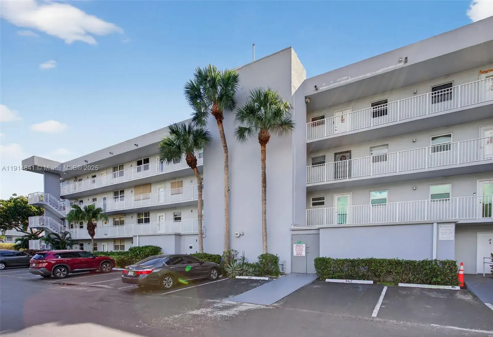 2 bedroom 2 bath Residential for sale at 115 Royal Park Dr # 2C, Oakland Park FL 33309
